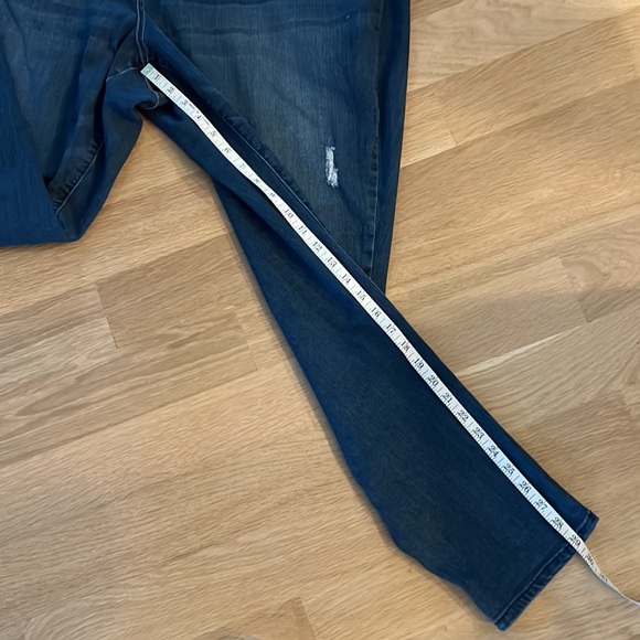 Wit & Wisdom New Absolution Distressed Jeans 24W - Picture 9 of 10